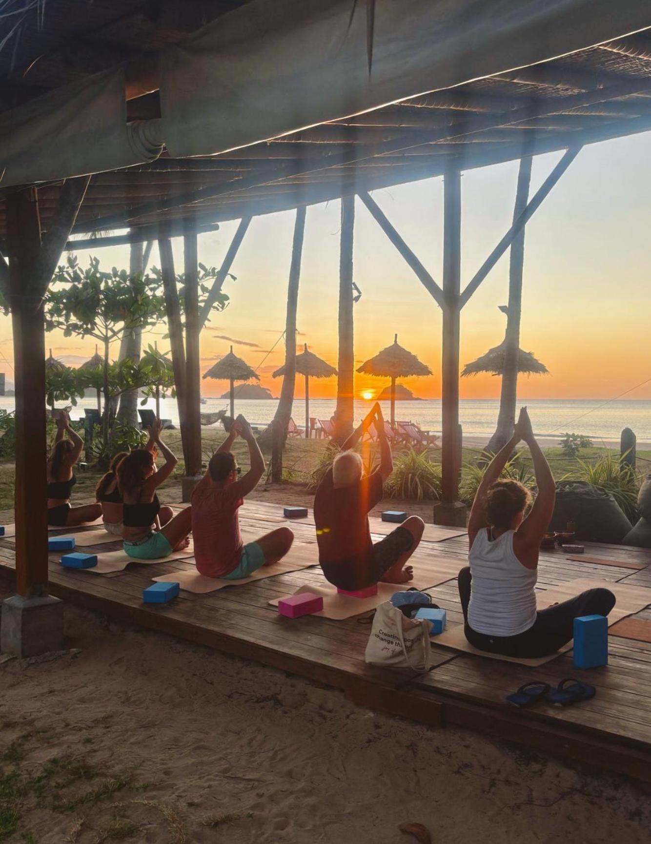Eco Sanctuaries Nature Lodge Nacpan Beach, 엘니도 외부 사진